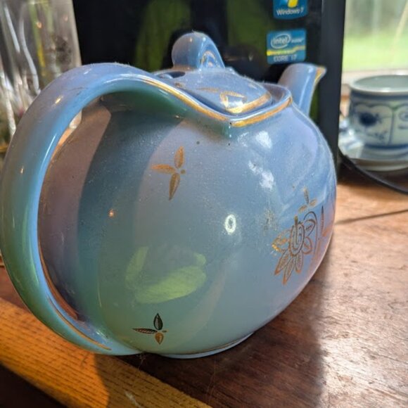 Hall Tea Pot - Picture 2 of 4